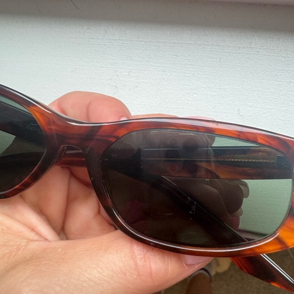 Authentic Ray-Ban USA Vintage B&L 80s Fugitive W1954 Tortoise Sunglasses & Case - Picture 7 of 7